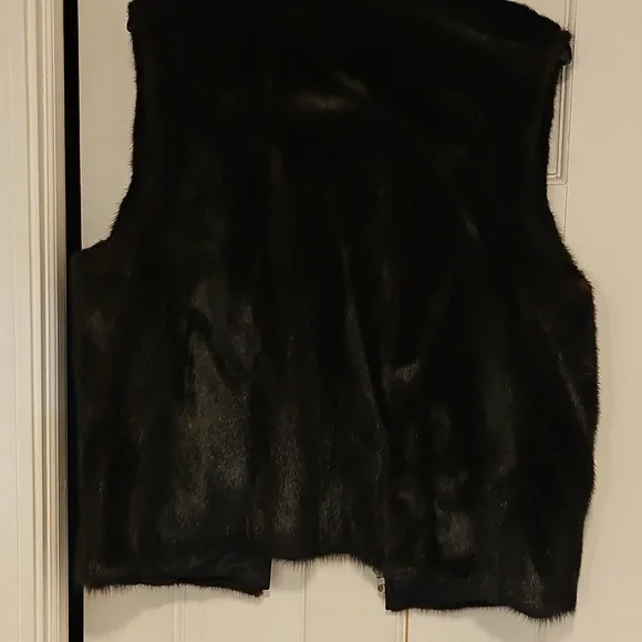 Neiman Marcus Brown Fur Vest - Picture 5 of 7